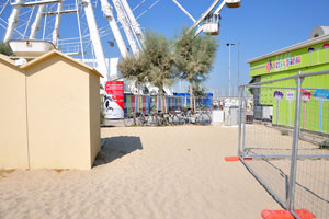 Here is one of the free entrances to the free beach in Rimini