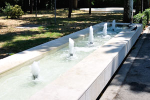 This public fountain is located on the Piazzale Cesare Battisti street