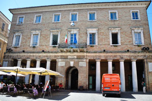 This building is adjacent to Piazza della Repubblica