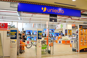Unieuro is the largest Italian chain of the retailers where the end user can buy the consumer electronics