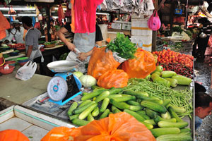 For anyone who enjoys the sights and sounds of a bazaar, Chow Kit wet market is a real pleasure