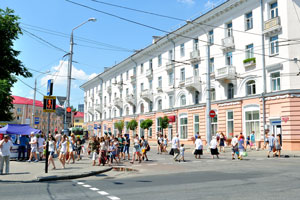 This part of Sovetskaya street is in an area of Milavitsa clothing store
