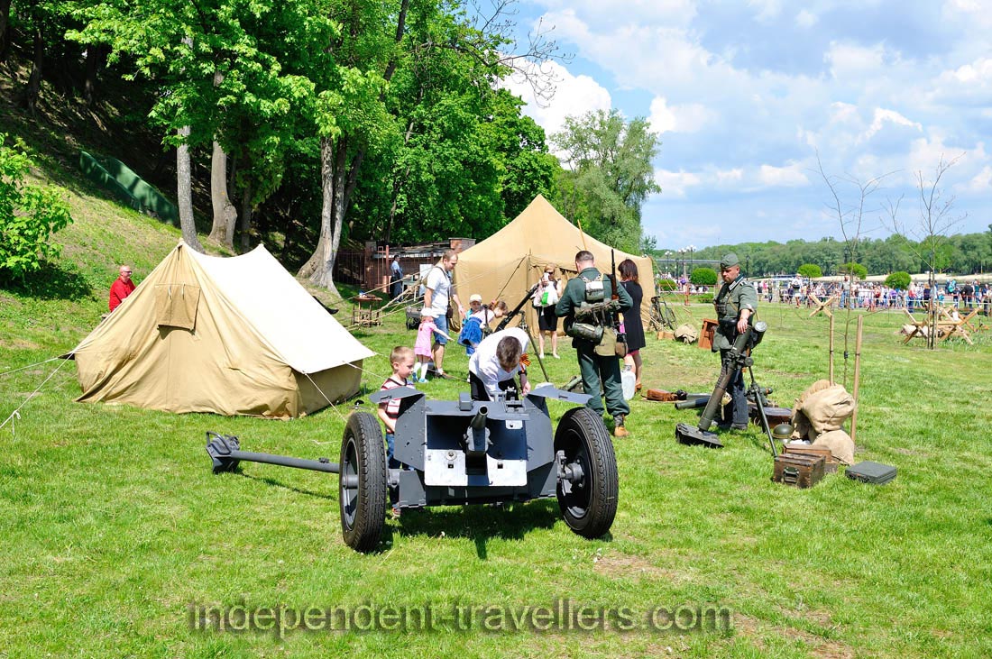 Cannon and the summer tents