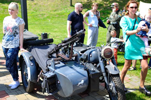 German motorcycle is equipped with the machine gun