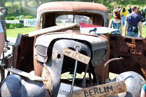 This ancient dilapidated car will never be in Berlin