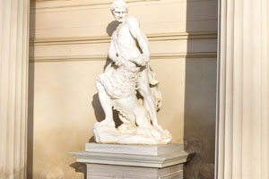 The statue of &ldquo;Hercules kills the lion&rdquo; was created by Giovanni Baratta