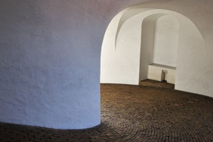 The spiral walk of the Round Tower is 268,5 meters long at the outer wall and 85,5 meters long close to the core of the building