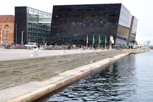 This black diamond building is the Royal Library