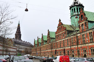 Børsen is situated next to Christiansborg Palace