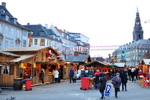 The Christmas market on Højbro Plads square looks fabulous in the evening