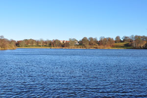 This is how the lake of Frederiksborg Castle looks in late November