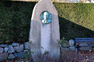 The granite boulder with bronze portrait medallion of Sigurd Berg “1868-1921”, who was the Interior Minister of Denmark in 1908-1909
