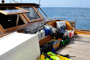 Midship is used for storing of the diving and snorkeling equipment