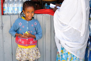 This little girl was the first african girl I have photographed in my life! I was very happy!