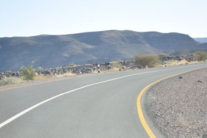This turn shows the high quality of the asphalt road from Afrera to Semera