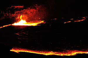 Eruptions became smaller and we decided to return to the camp located at the edge of crater