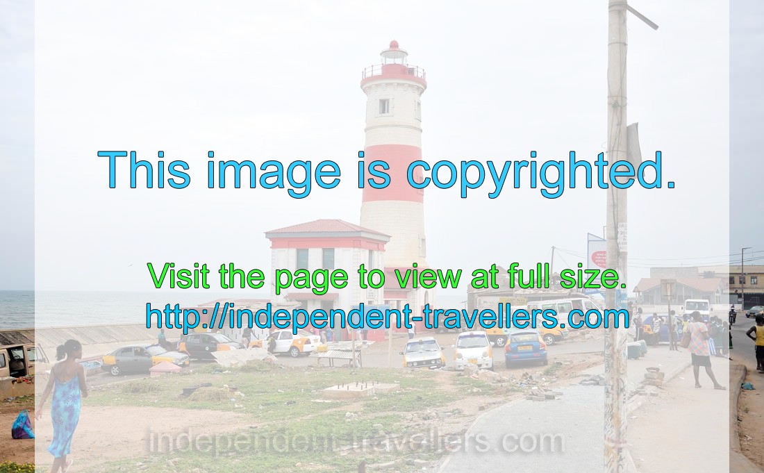 The lighthouse of Jamestown is 34 metres above sea level and has a visibility of 30 km