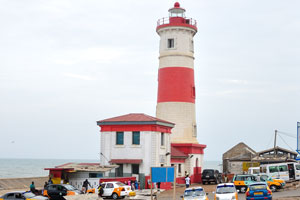 The lighthouse of Jamestown is 34 metres above sea level and has a visibility of 30 km