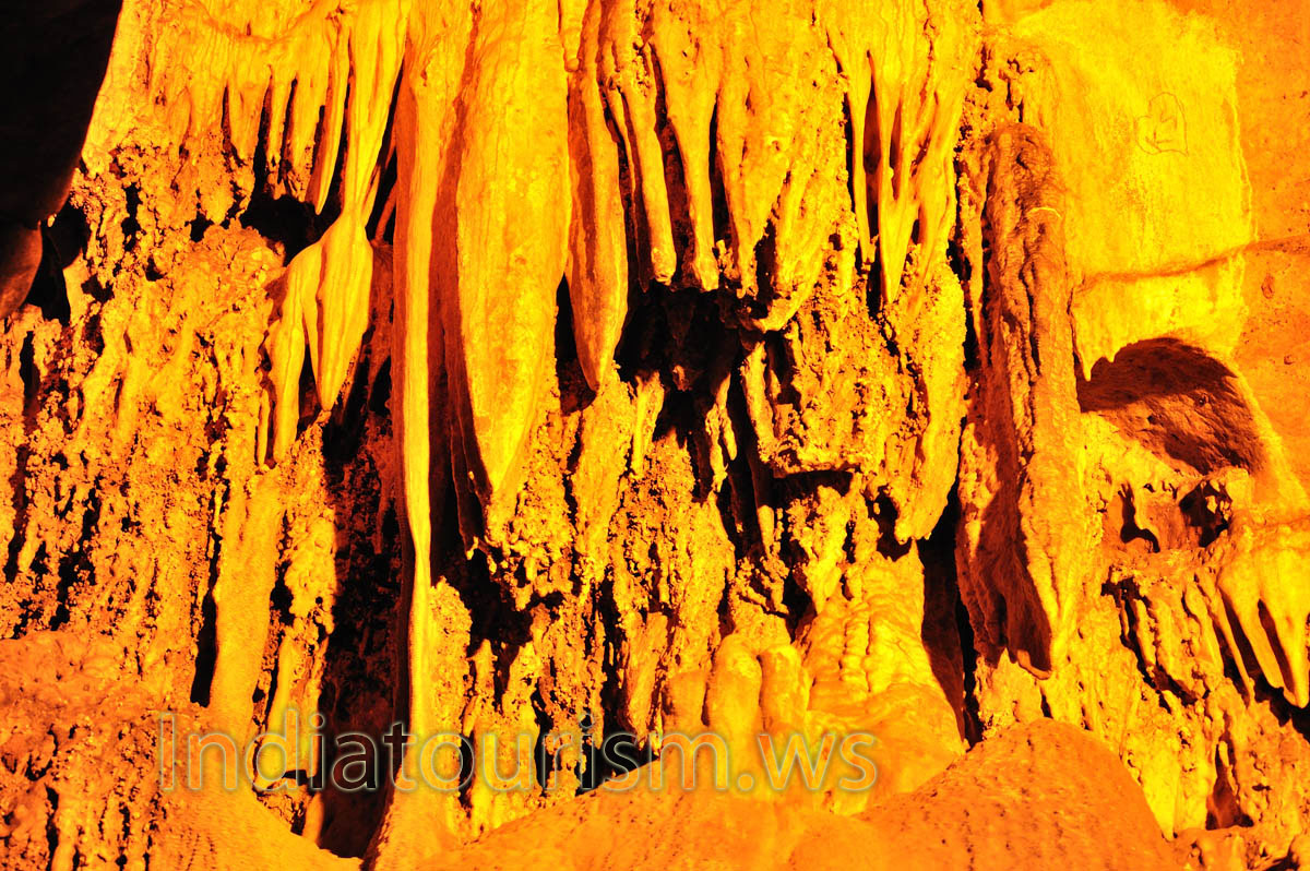 stalactites running down the wall