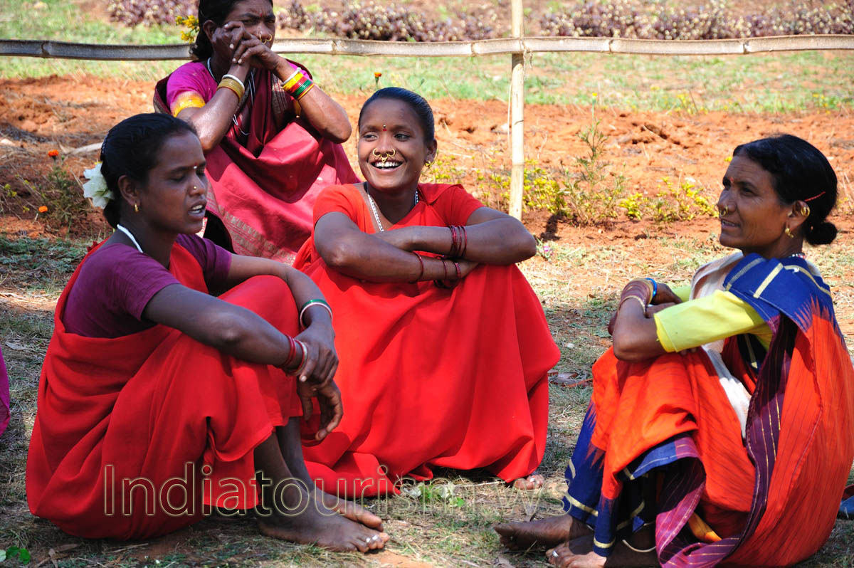 talk before the performance of the ensemble