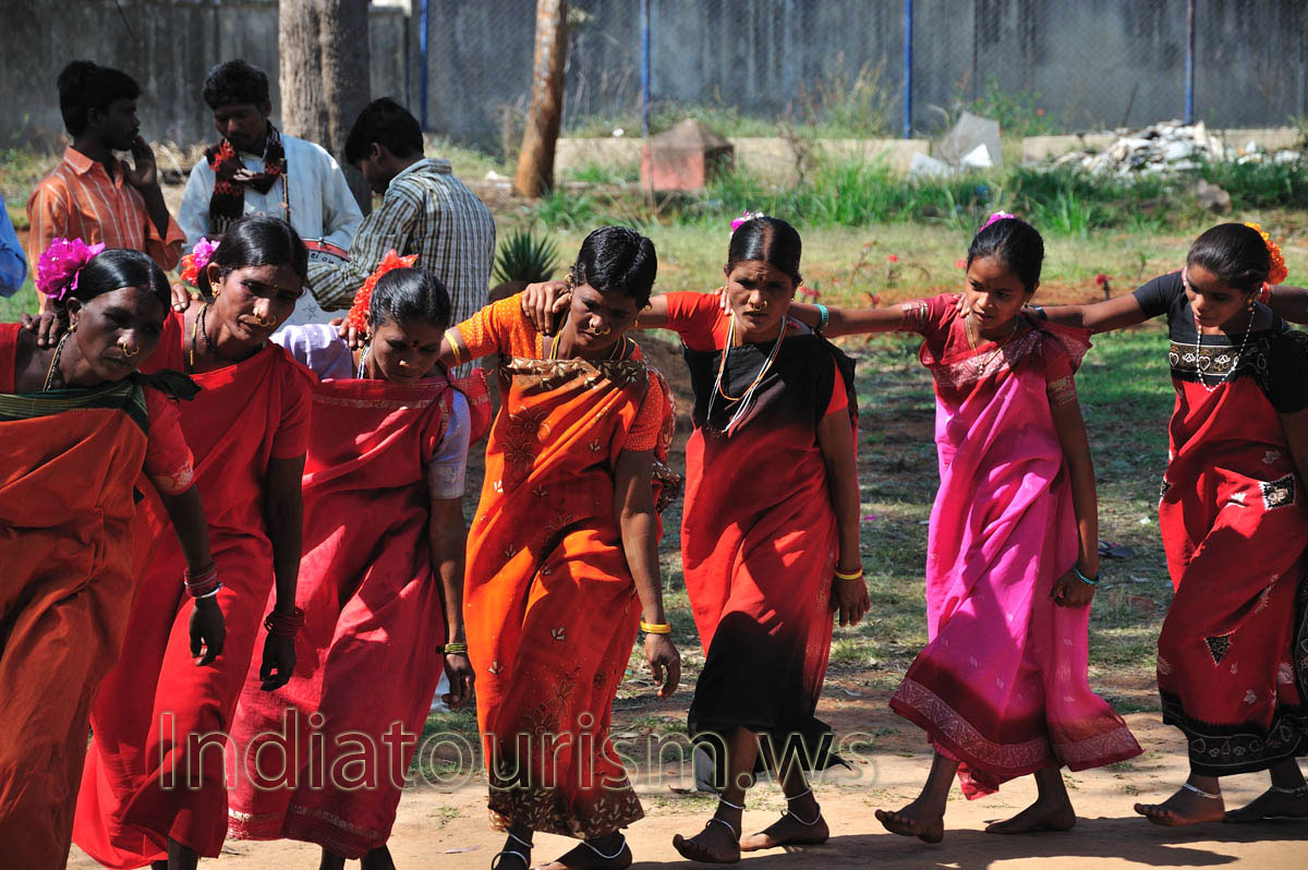 noses of most women decorated with golden rings