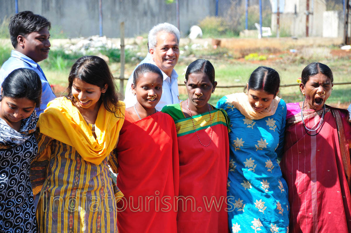 All tourists and dancers are full of joy!