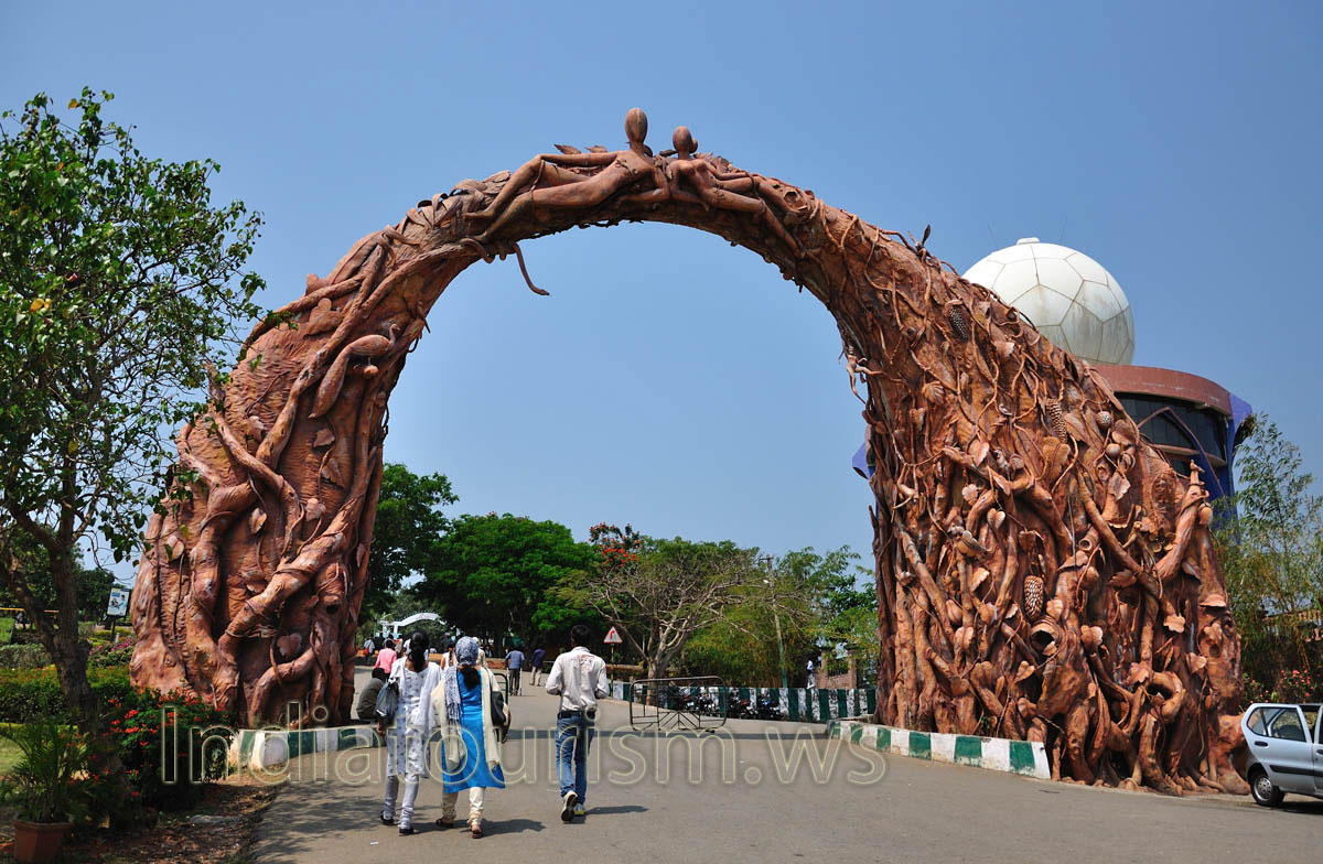 Kailasagiri's arch