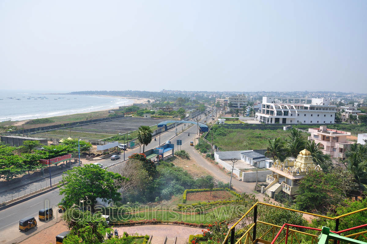 beach road view from the rope car