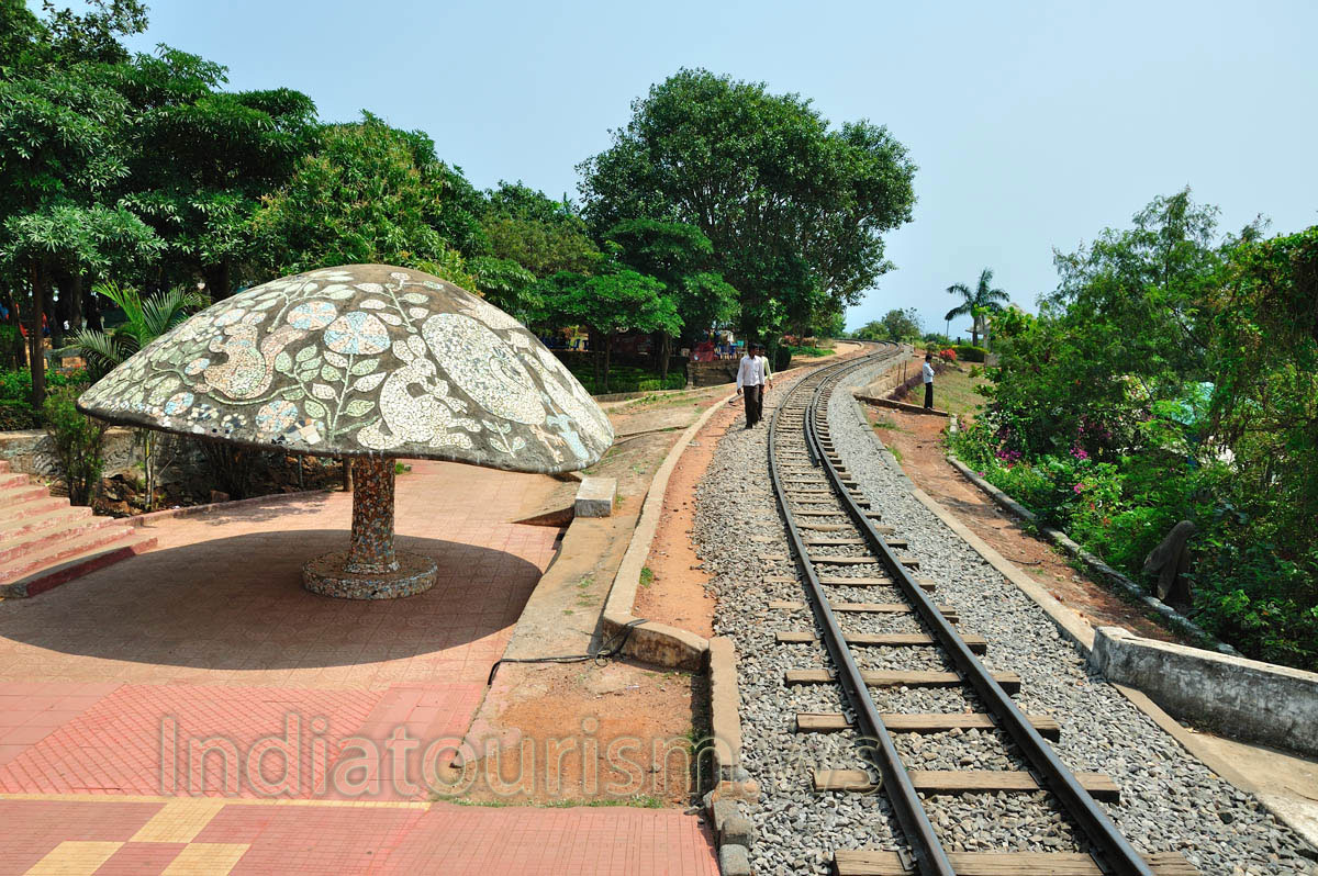 circular railroad