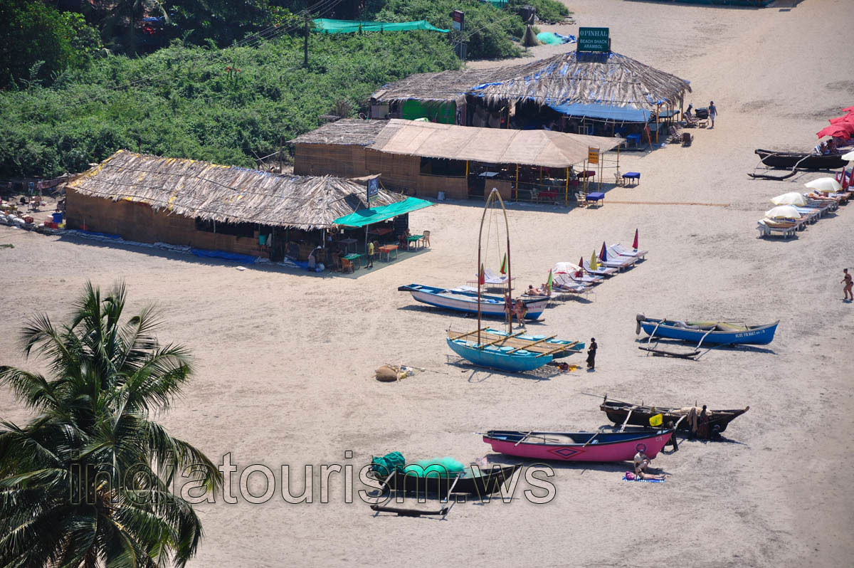 Opinhal beach shack view from the top of the cliff
