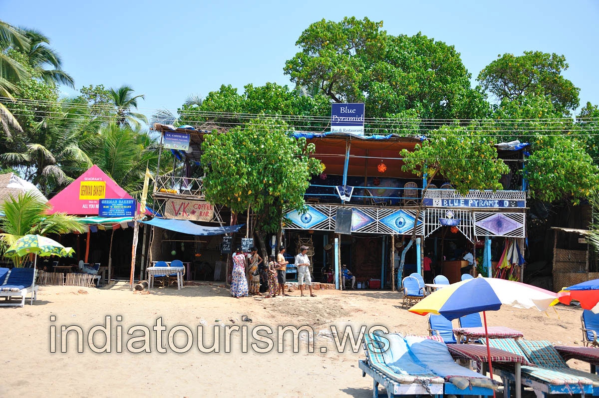 Blue Pyramid bar & restaurant