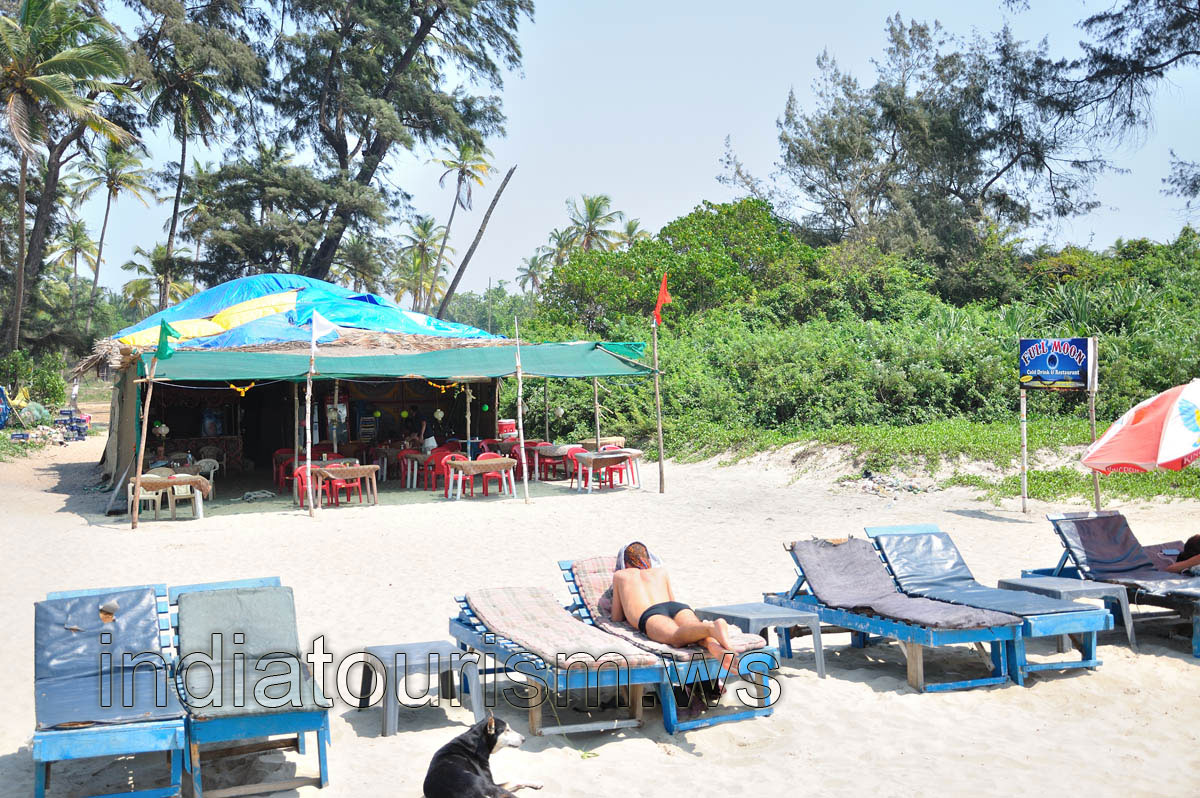 Full Moon cold drink & restaurant