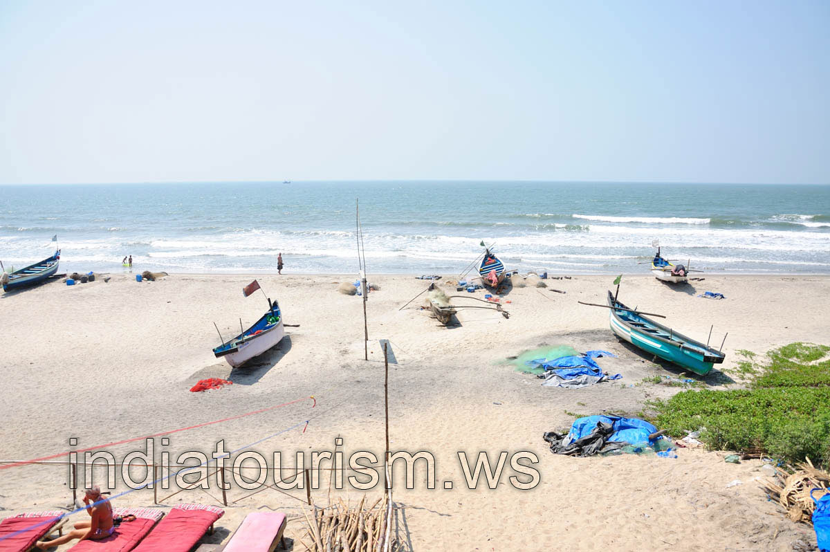 fisherman boats on the south side