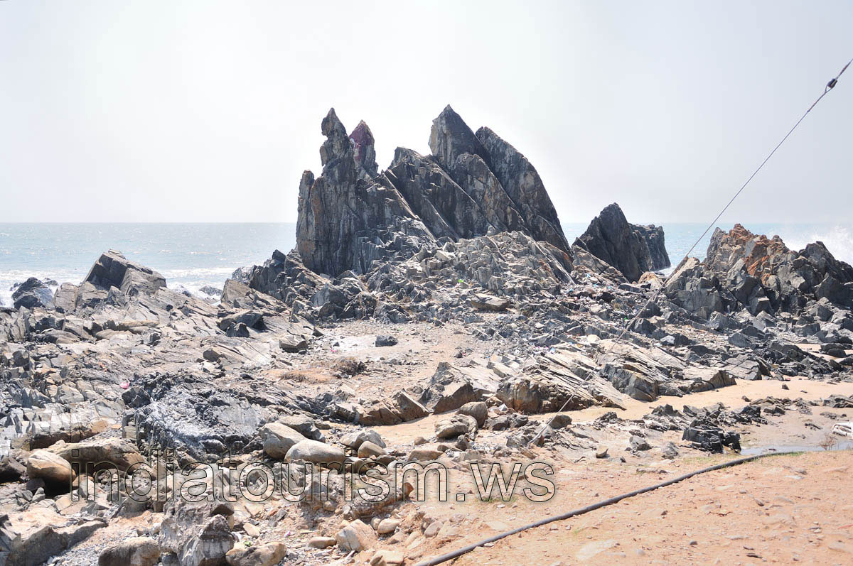 Arambol rocks