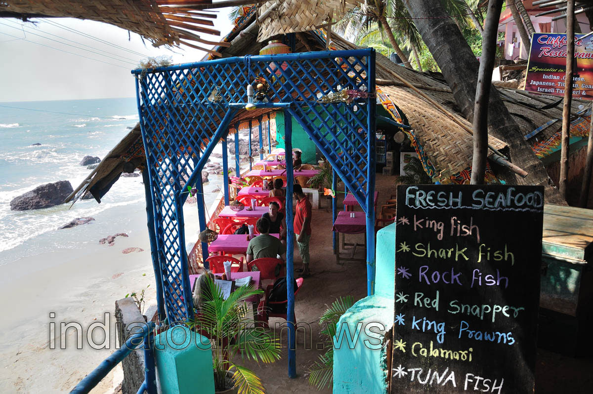 Cliffside restaurant inside