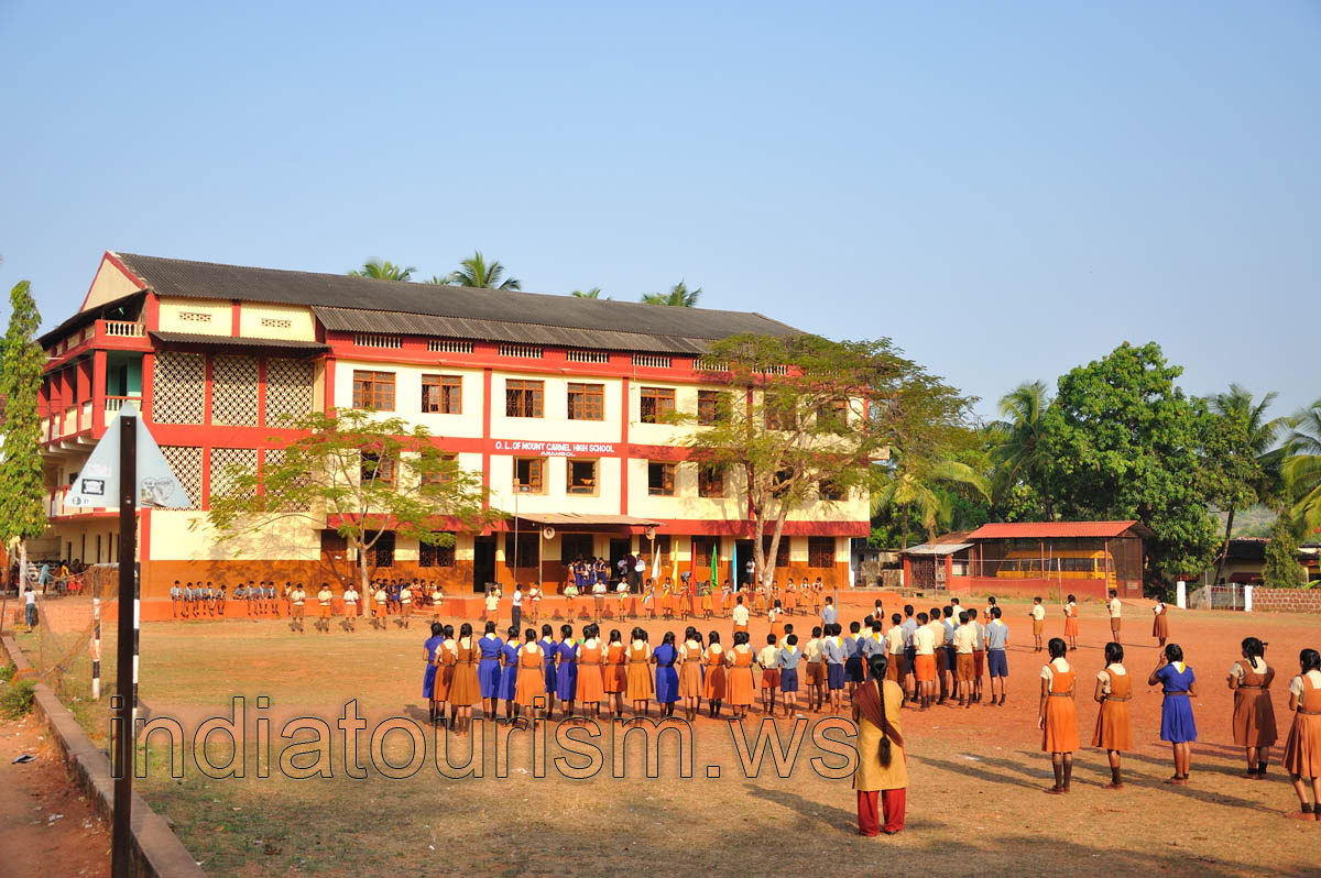 O.L. of Mount Carmel High School, the schoolyard in the morning