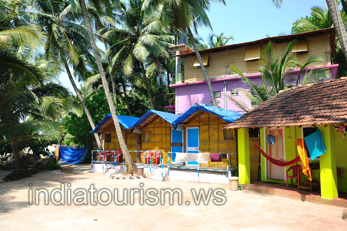 huts of the Noah's Ark guest house