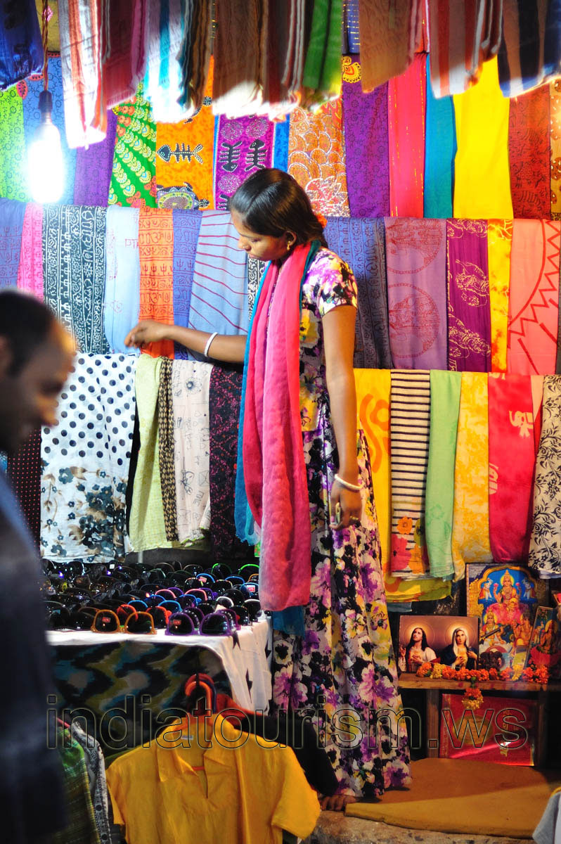 young saree vendor