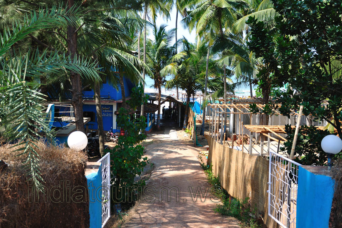 road down to Silent beer bar & restaurant
