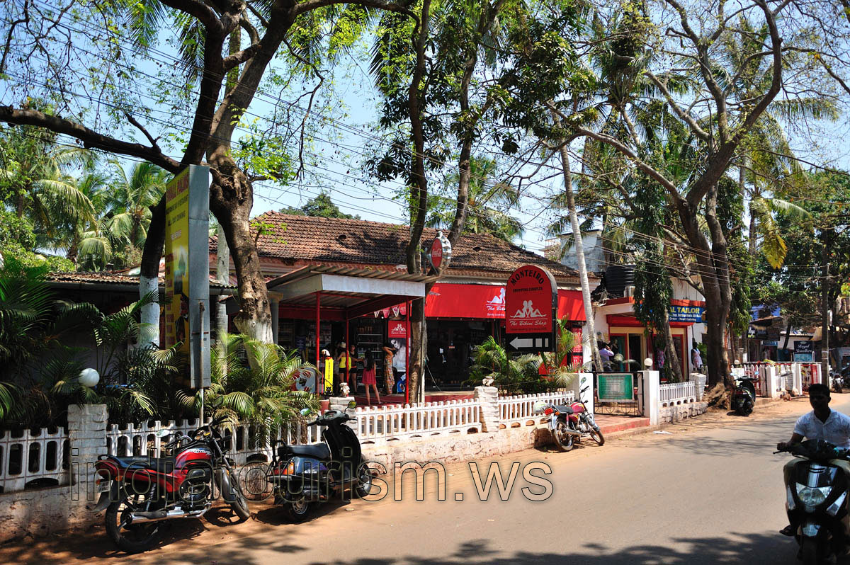 Monteiro shopping complex, the bikini shop