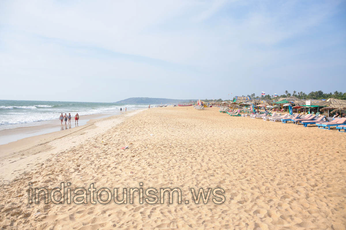 Baga beach is on the far distance, it is 3 kms from here to the north