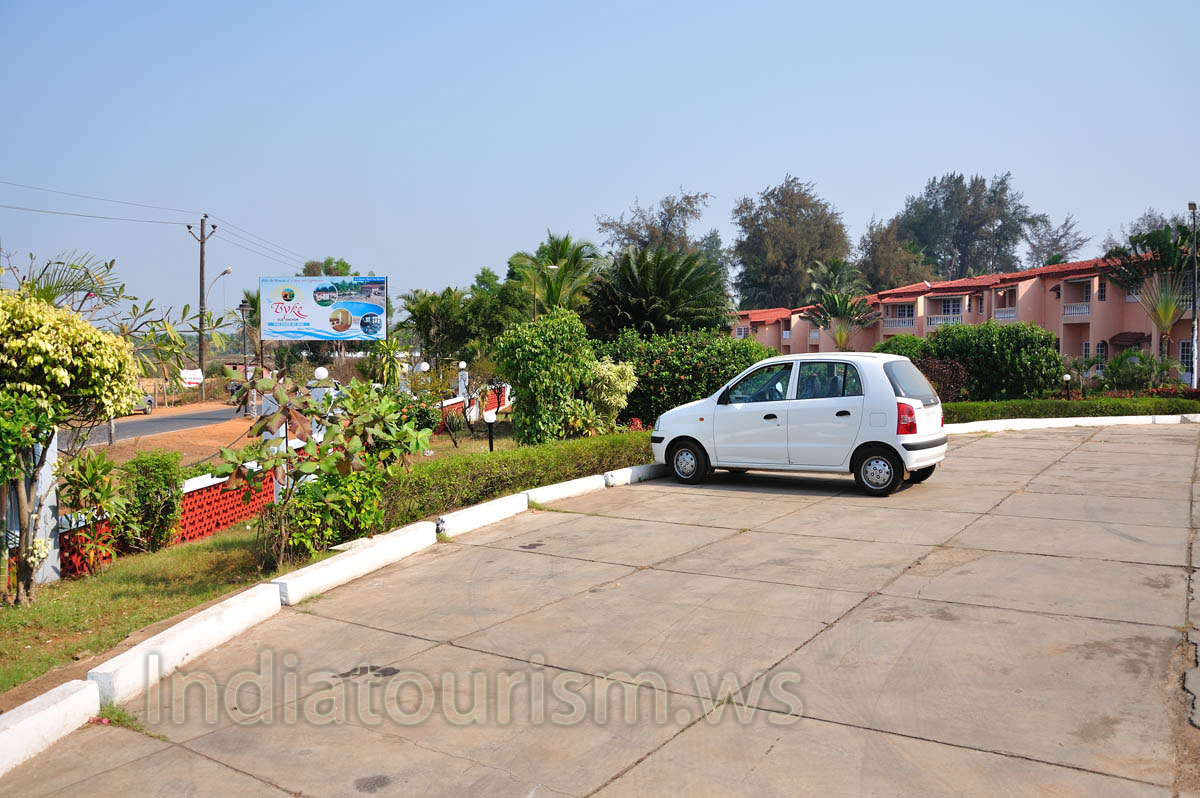 The Byke Old Anchor: car parking