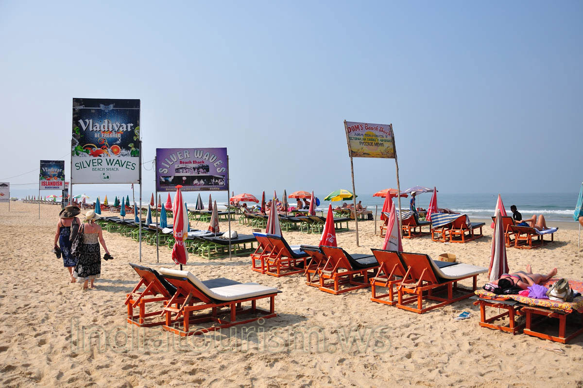 long row of loungers