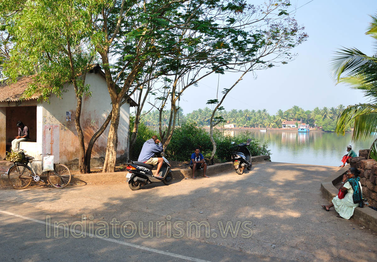 People awaits Assolna Ferry arrival