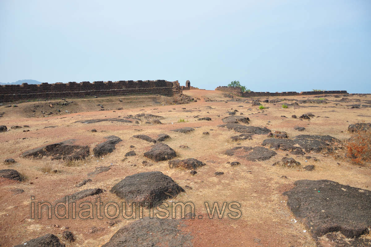 The wall and the tower of the fort