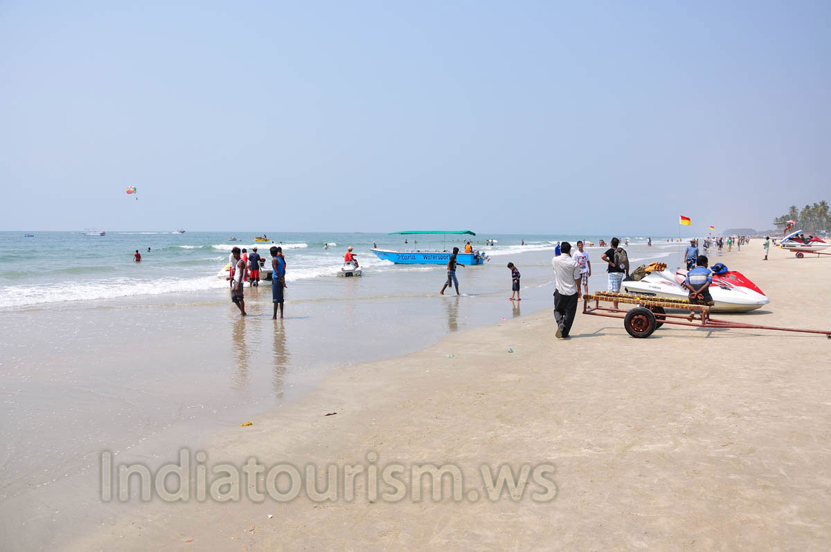 Colva beach: a look towards the north