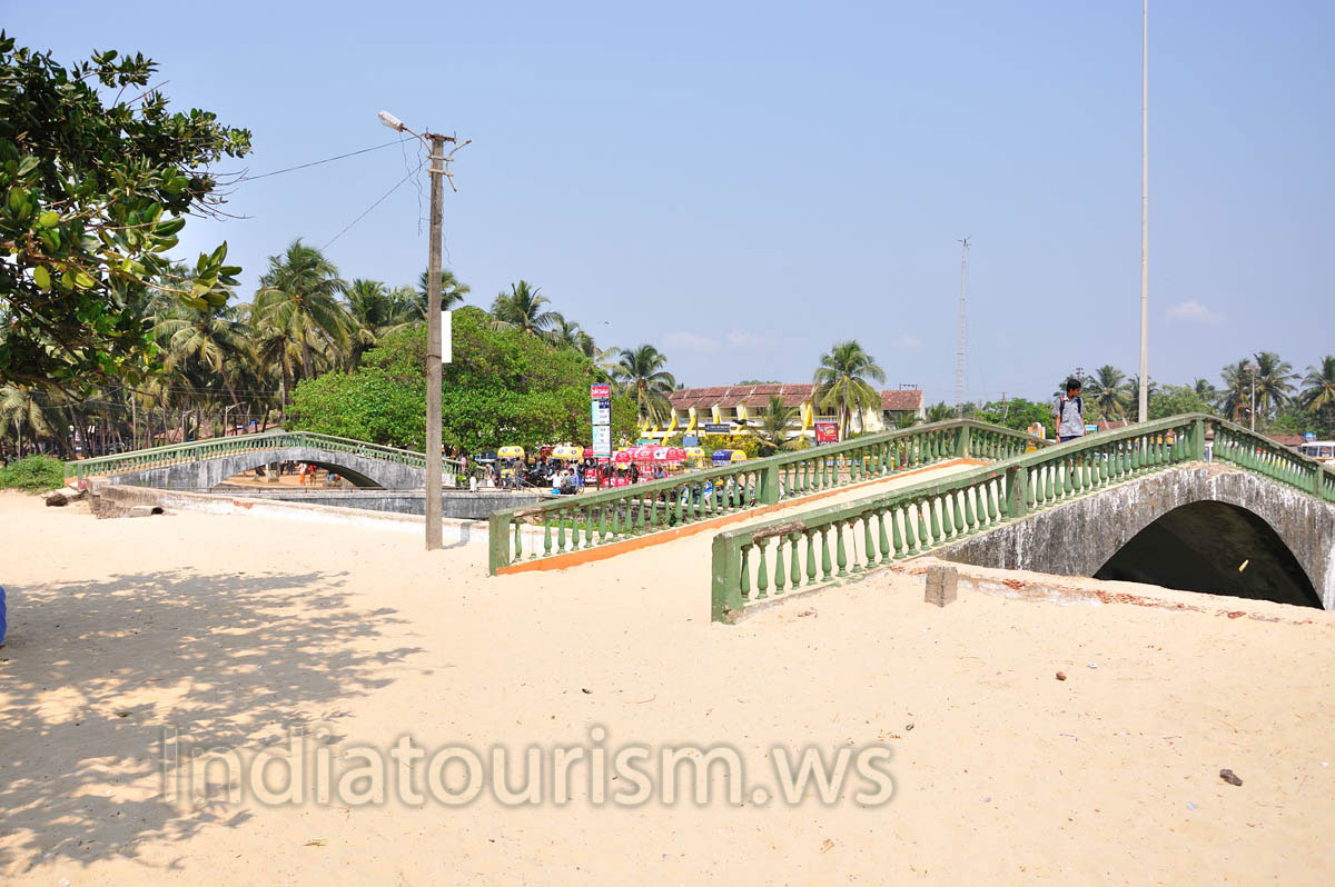 These bridges connect Colva and its beach