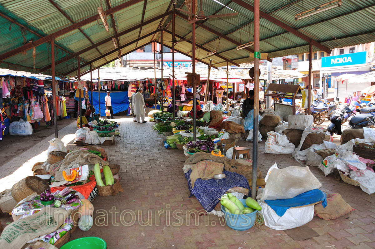 New Market: great assortment of the vegetables on sale