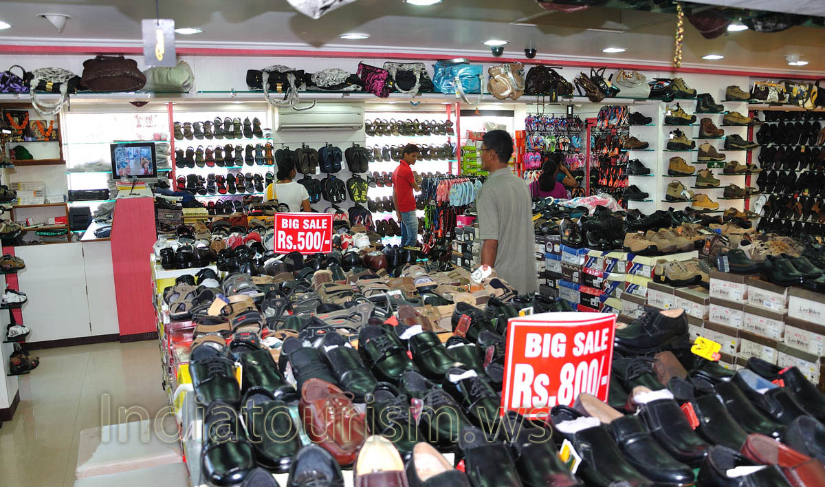 Inside the Boots: shoes sale from 500 rupees to 800 rupees