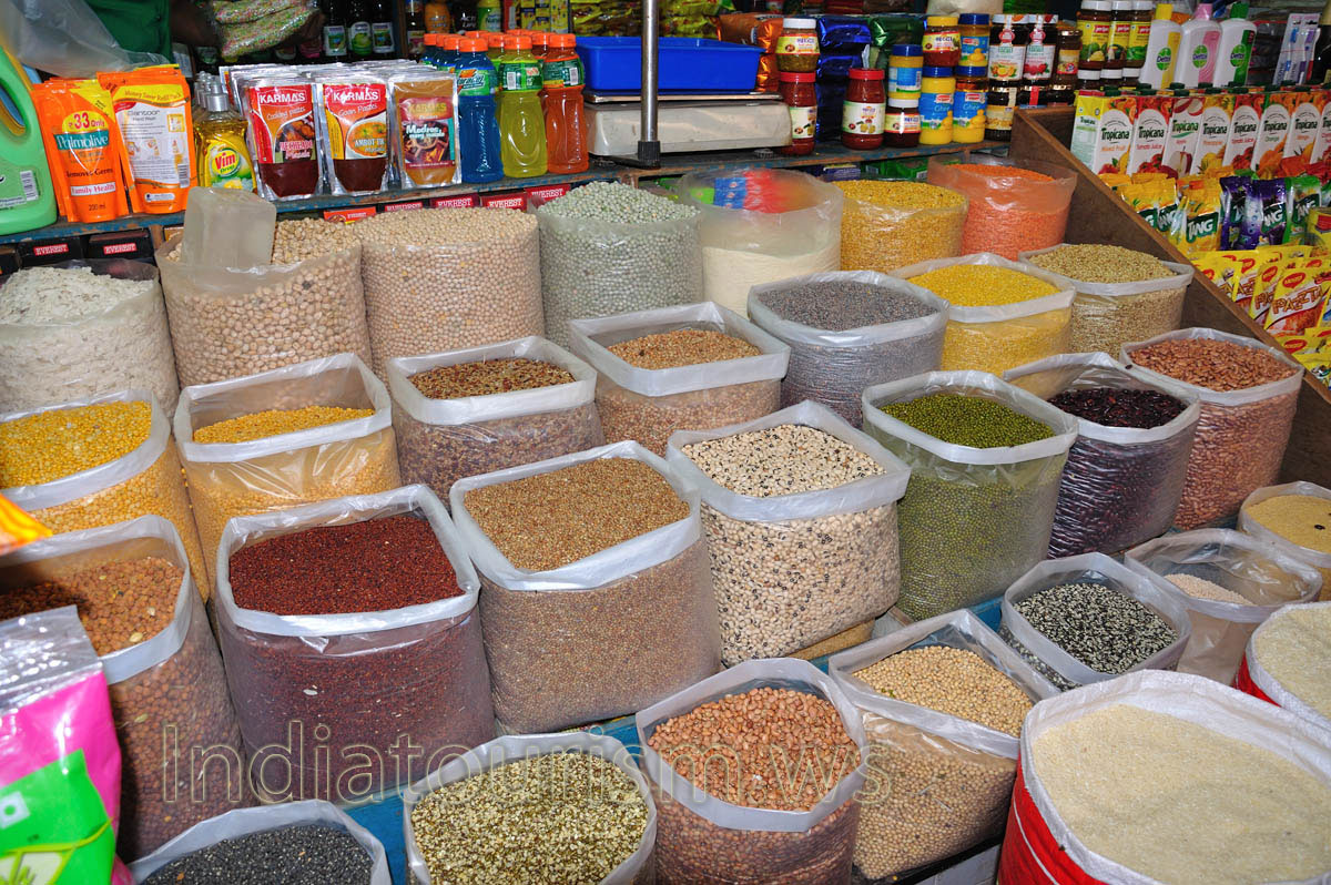 Market near Kadamba Bus Stand: huge assortment of grains